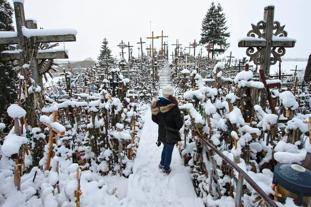 collina delle croci in inverno