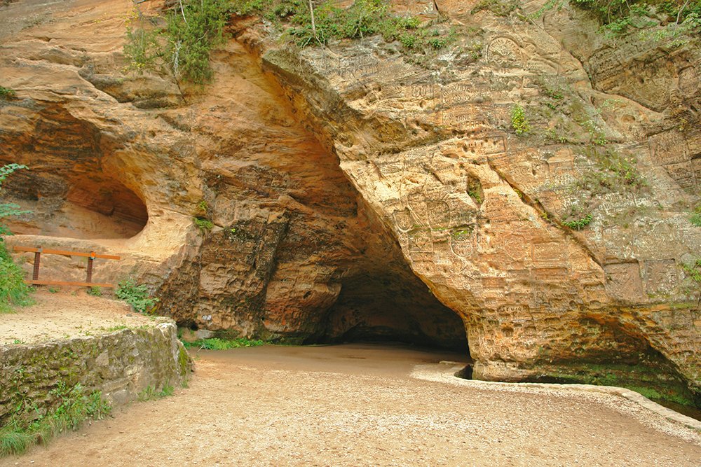 grotta di Gutmanala